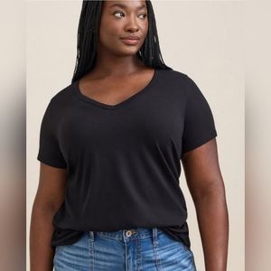 NWT Torrid Black Signature Jersey V-Neck Tee, Torrid Size 2